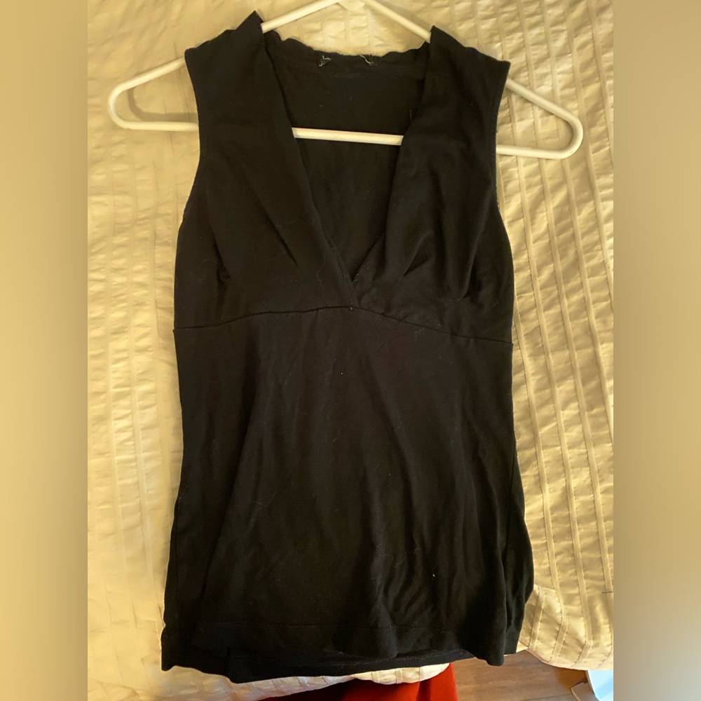 Black top - Picture 3 of 3